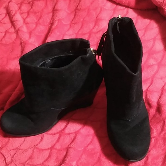 Ankle boots - Picture 1 of 3